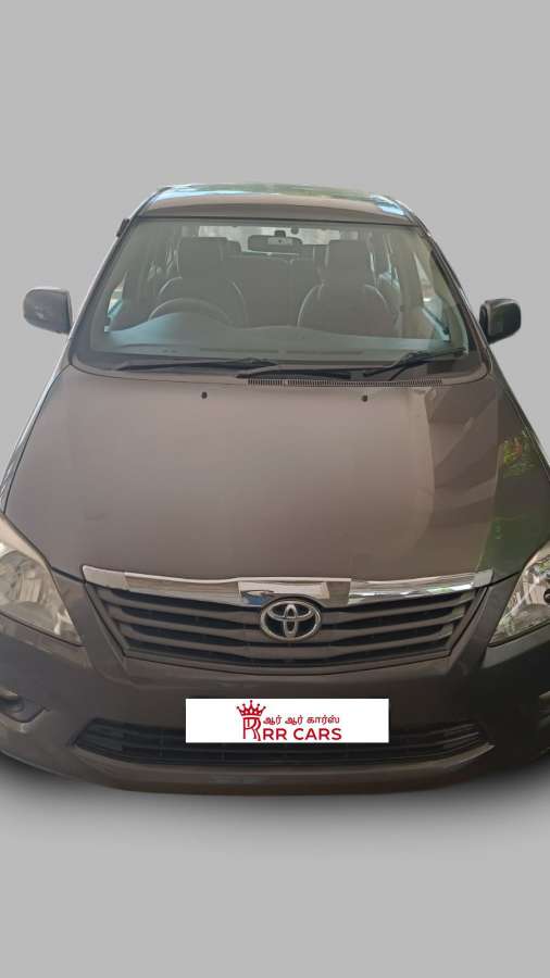 Toyota Innova 2.5 GX 8 STR BS IV